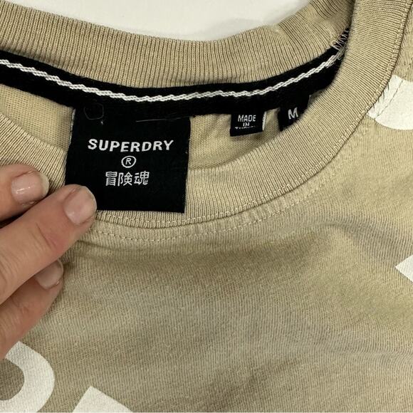 Superdry Graphic Tee - Size M - Picture 11 of 16